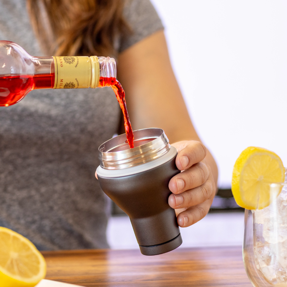 cocktail-shaker-lid-x1 Cocktail_Shaker_lifestyle_2_b714e13d-dd84-4844-956f-11cddc294041.png